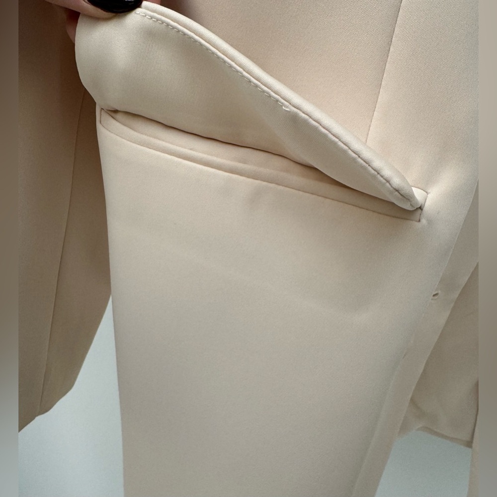 Meshki NWOT Madison Oversized Double-Breasted Blazer in Cream, Size XS - Picture 5 of 9